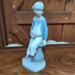 Lladro Boy with Yacht 4810 RETIRED porcelain figurine
